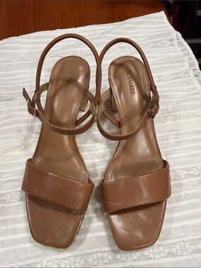 Bernardo

Canto Embroidered Platform Sandals